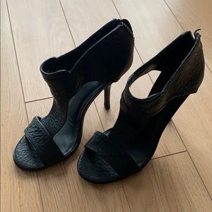 Tory Burch black leather t-strap sandal